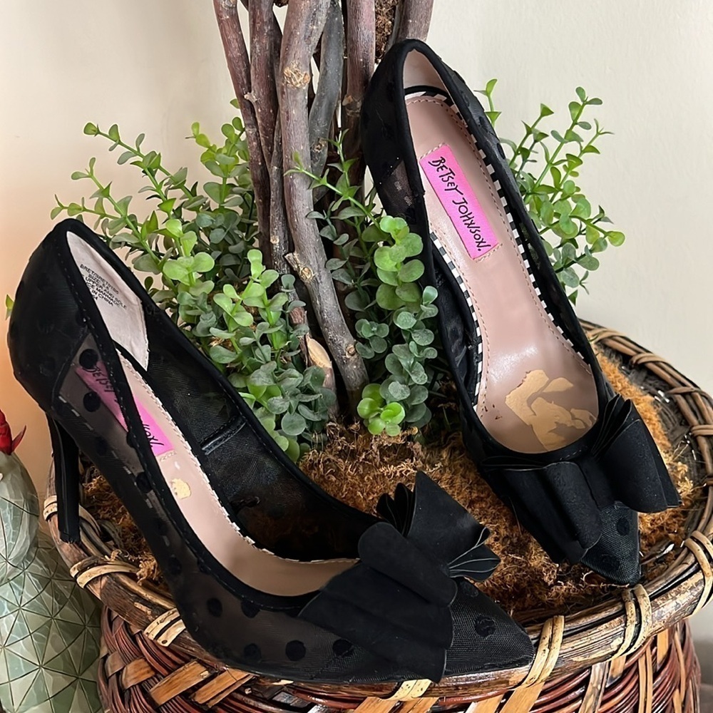 Brand New Betsey Johnson Black Stiletto Heels 3D Bows Sheer Polka Dot Pumps